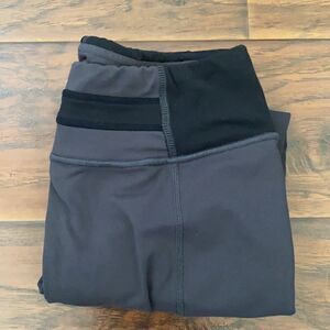 Lucy Black & Gray Cropped Powermax Athletic Leggin…